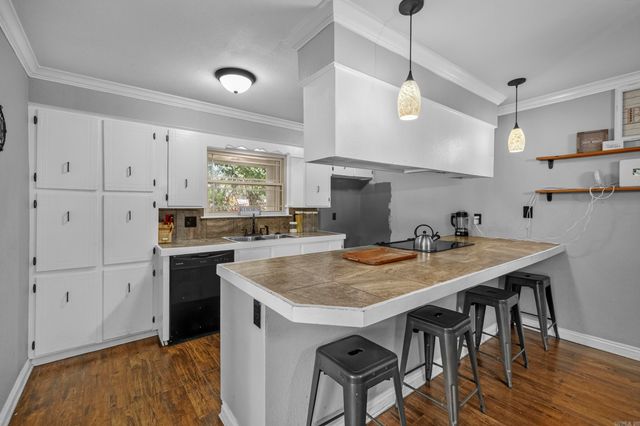 102 Oxford Cv, Jacksonville, AR 72076