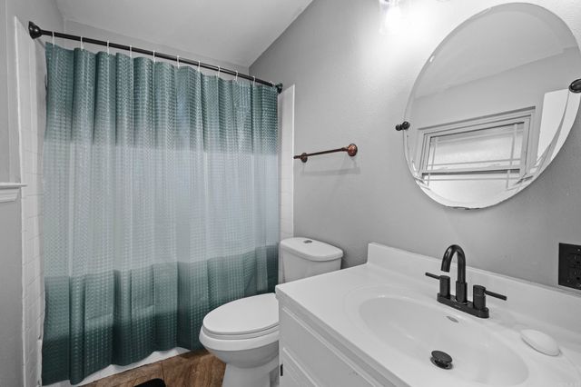 102 Oxford Cv, Jacksonville, AR 72076