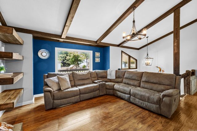 102 Oxford Cv, Jacksonville, AR 72076