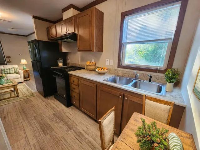 411 W Nelson Street, Conway, MO 65632