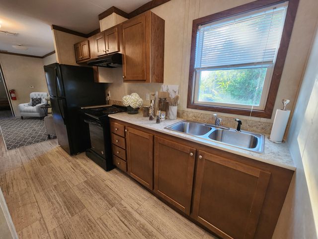 411 W Nelson Street, Conway, MO 65632