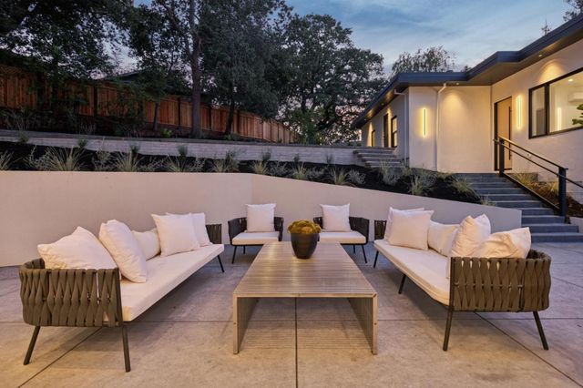 601 Joandra Court, Los Altos, CA 94024