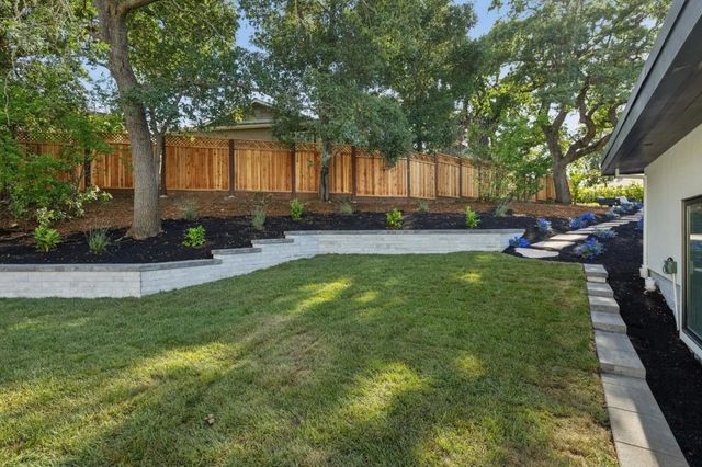 601 Joandra Court, Los Altos, CA 94024