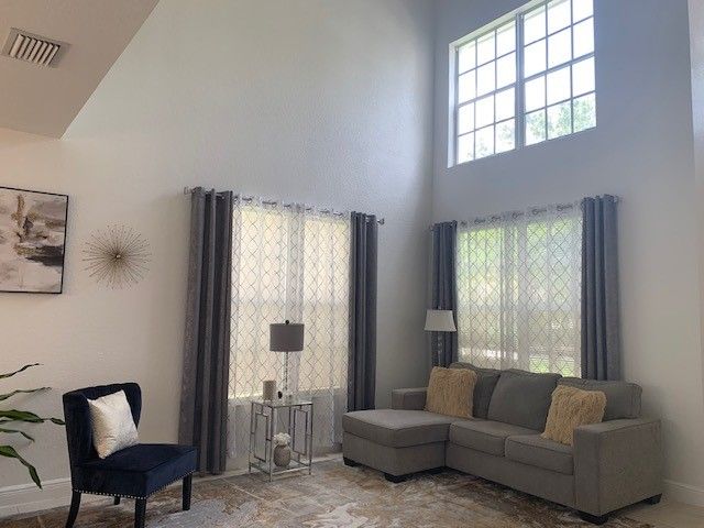 1843 Grey Falcon Circle SW, Vero Beach, FL 32962