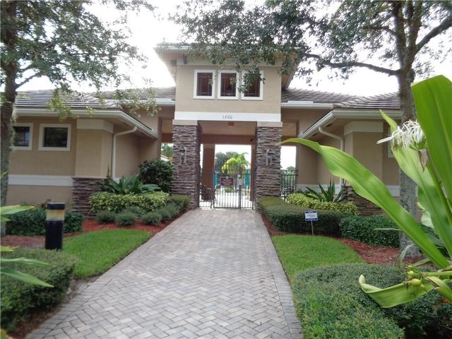 1843 Grey Falcon Circle SW, Vero Beach, FL 32962