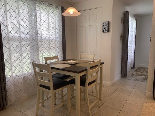 1843 Grey Falcon Circle SW, Vero Beach, FL 32962