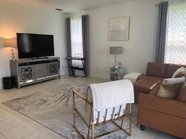 1843 Grey Falcon Circle SW, Vero Beach, FL 32962