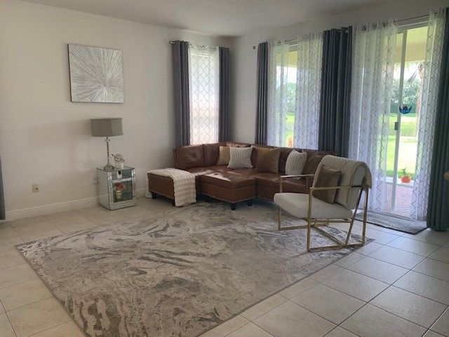 1843 Grey Falcon Circle SW, Vero Beach, FL 32962
