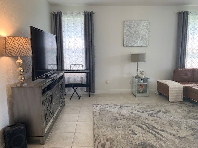 1843 Grey Falcon Circle SW, Vero Beach, FL 32962