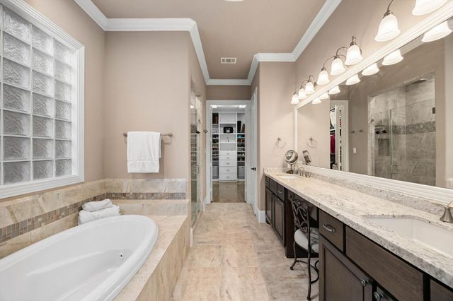 1847 Candlelight Place Drive, Houston, TX 77018