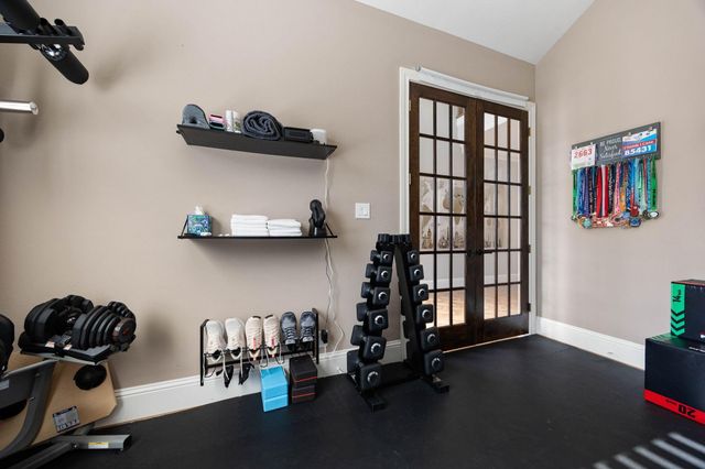 1847 Candlelight Place Drive, Houston, TX 77018