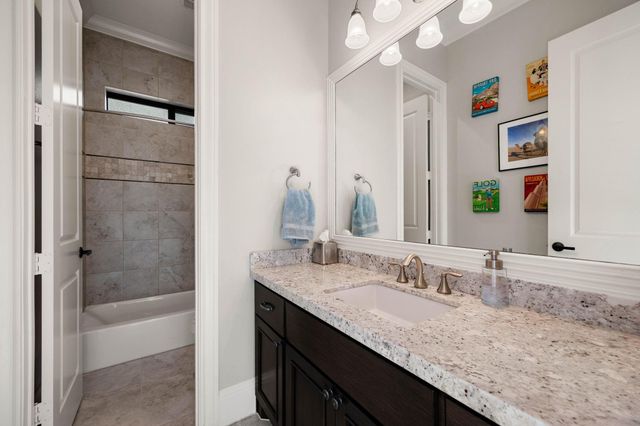 1847 Candlelight Place Drive, Houston, TX 77018