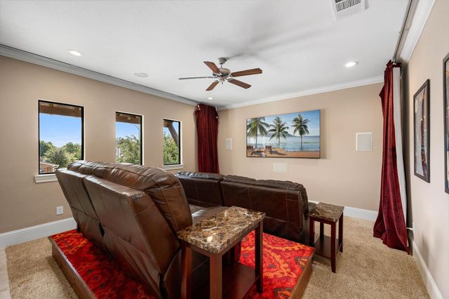 1847 Candlelight Place Drive, Houston, TX 77018