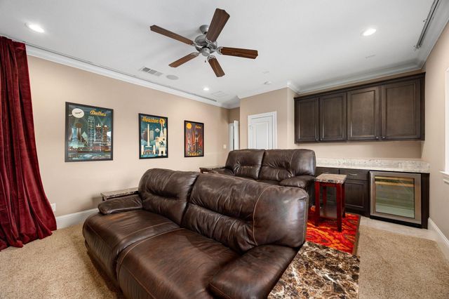 1847 Candlelight Place Drive, Houston, TX 77018