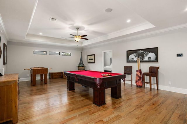 1847 Candlelight Place Drive, Houston, TX 77018
