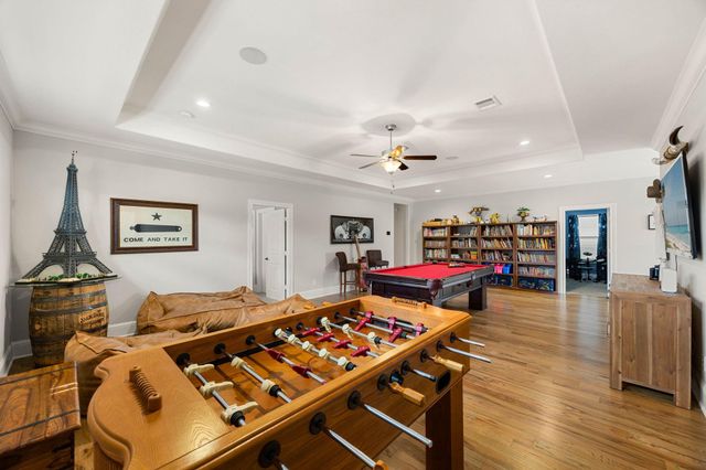 1847 Candlelight Place Drive, Houston, TX 77018