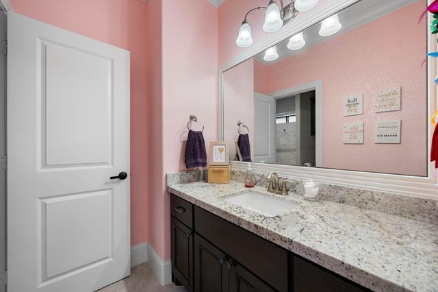 1847 Candlelight Place Drive, Houston, TX 77018