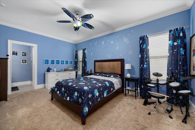 1847 Candlelight Place Drive, Houston, TX 77018