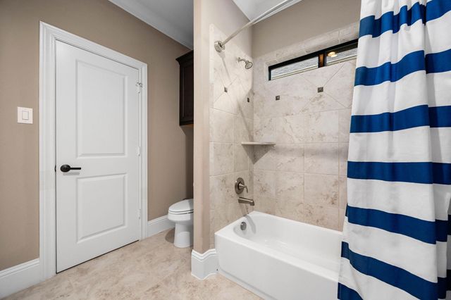 1847 Candlelight Place Drive, Houston, TX 77018