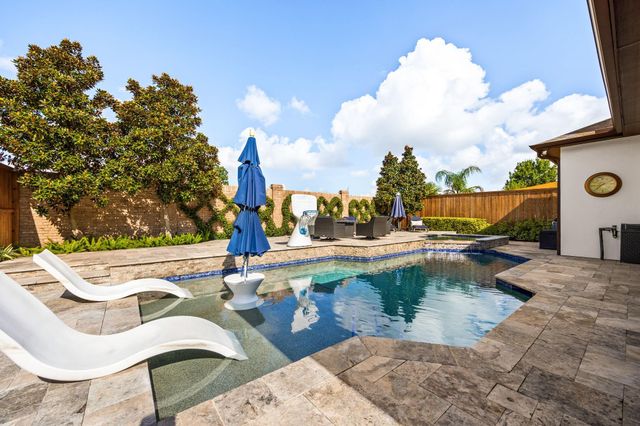 1847 Candlelight Place Drive, Houston, TX 77018