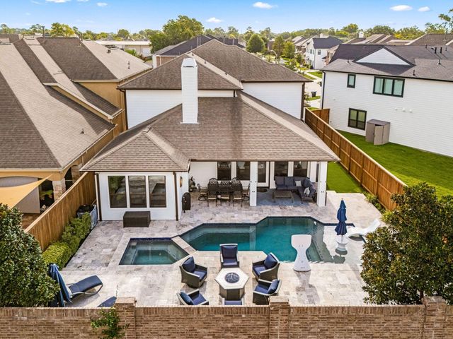 1847 Candlelight Place Drive, Houston, TX 77018