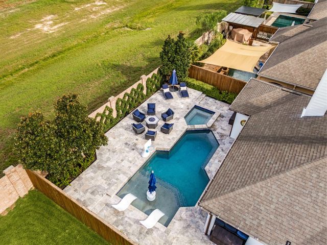 1847 Candlelight Place Drive, Houston, TX 77018