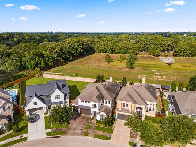 1847 Candlelight Place Drive, Houston, TX 77018