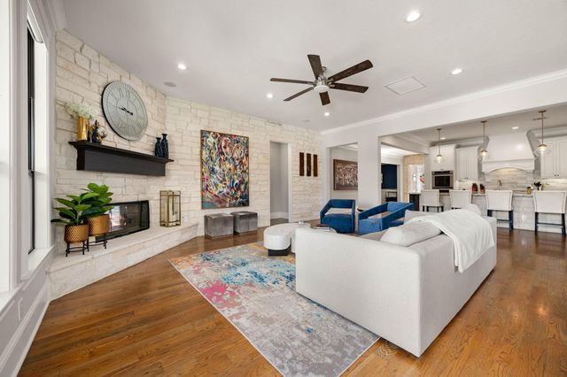 1847 Candlelight Place Drive, Houston, TX 77018