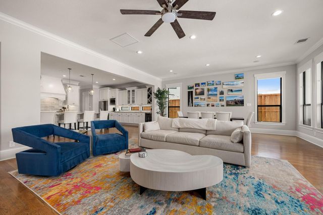 1847 Candlelight Place Drive, Houston, TX 77018
