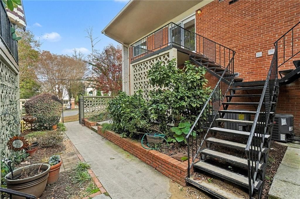 1822 N Rock Springs NE Road 4, Atlanta, GA 30324