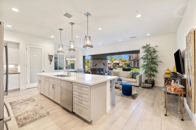 1701 Retreat Circle, Palm Desert, CA 92260