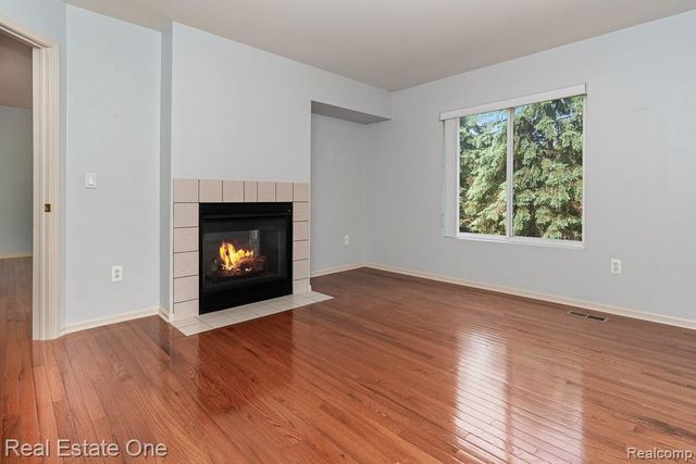 6963 Edgewater Drive, Troy, MI 48085