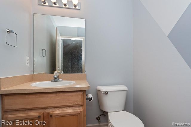 6963 Edgewater Drive, Troy, MI 48085