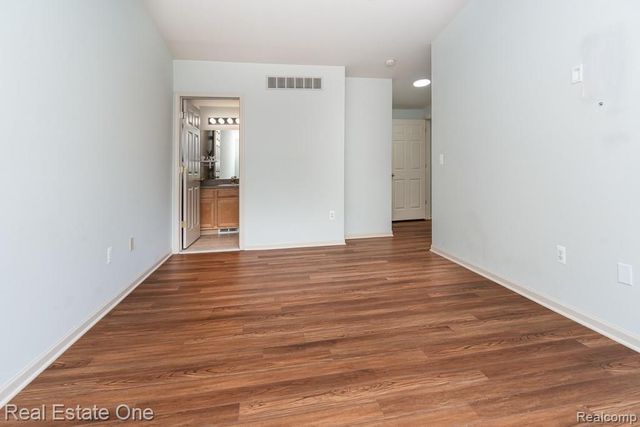 6963 Edgewater Drive, Troy, MI 48085