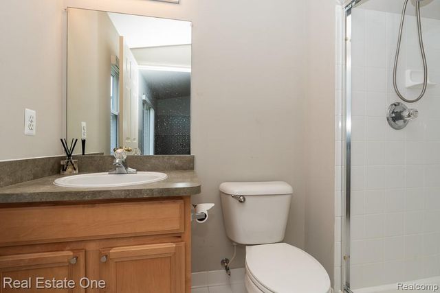 6963 Edgewater Drive, Troy, MI 48085