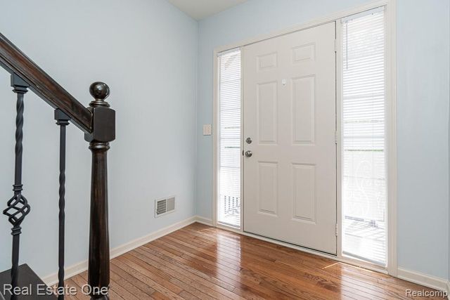 6963 Edgewater Drive, Troy, MI 48085
