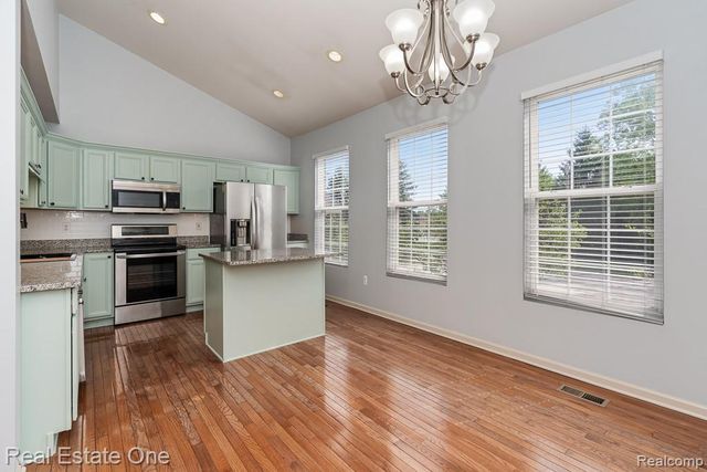 6963 Edgewater Drive, Troy, MI 48085