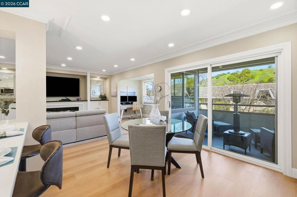 Image 25 of property listing at 3410 Tice Creek Dr 8, Walnut Creek, CA 94595