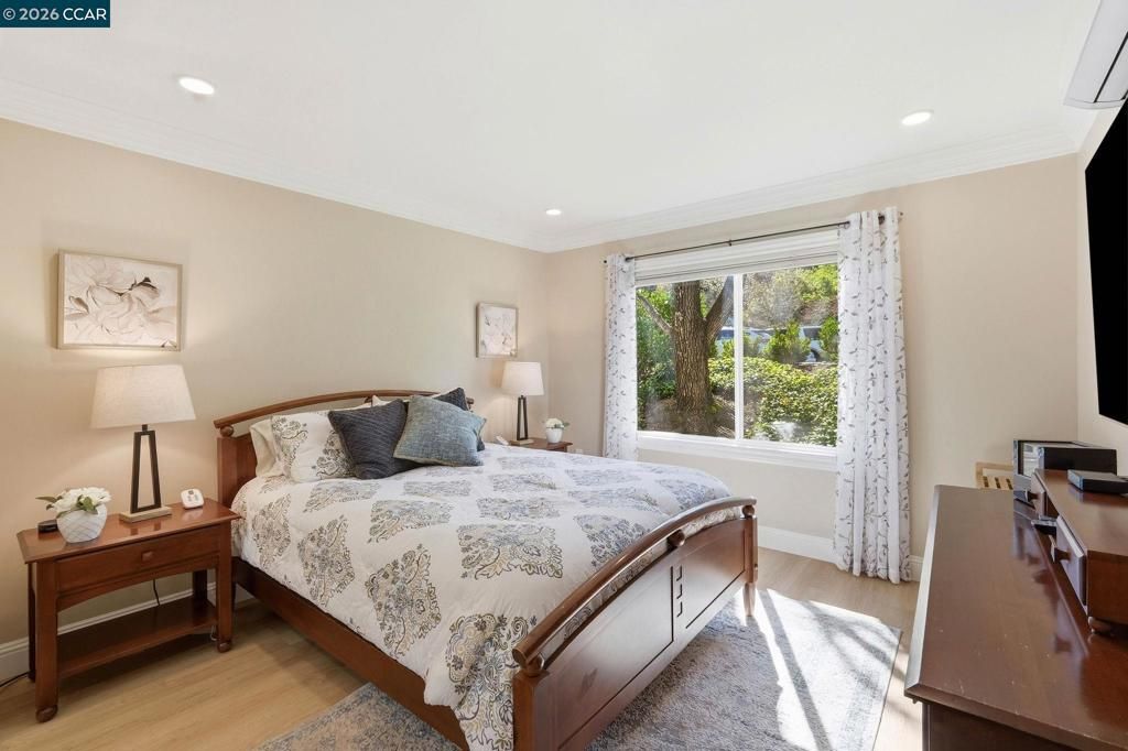 Image 27 of property listing at 3410 Tice Creek Dr 8, Walnut Creek, CA 94595