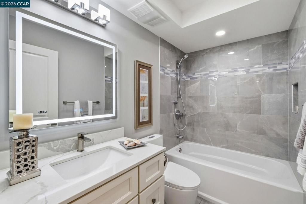 Image 30 of property listing at 3410 Tice Creek Dr 8, Walnut Creek, CA 94595