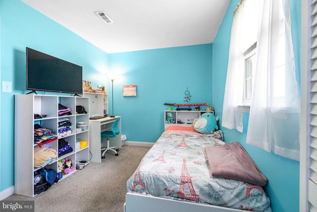 3 TOPAZ DR, Newark, DE 19702