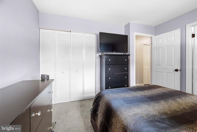 3 TOPAZ DR, Newark, DE 19702