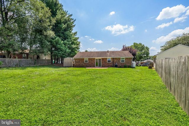3 TOPAZ DR, Newark, DE 19702