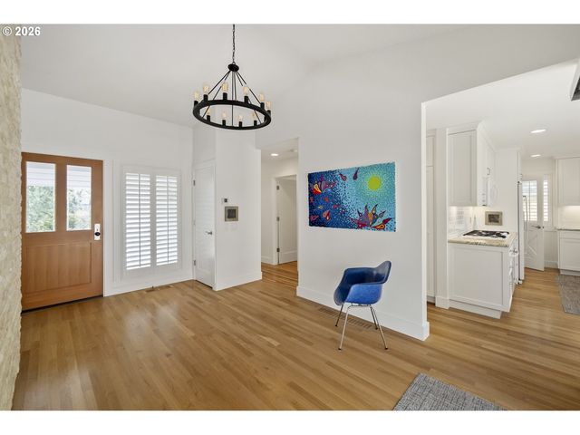 3938 Sw 36TH Pl, Portland, OR 97221