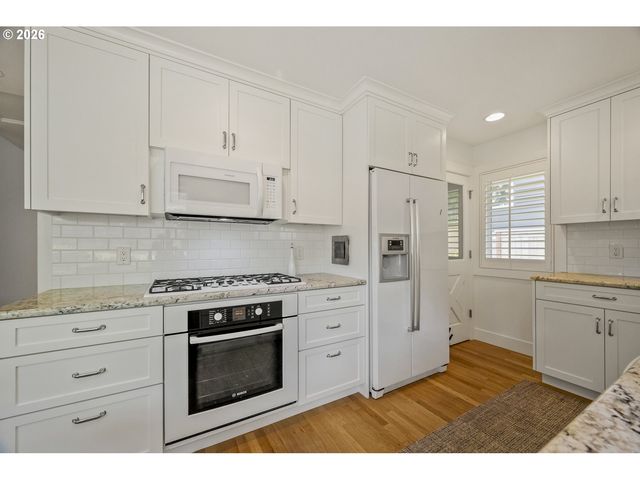 3938 Sw 36TH Pl, Portland, OR 97221