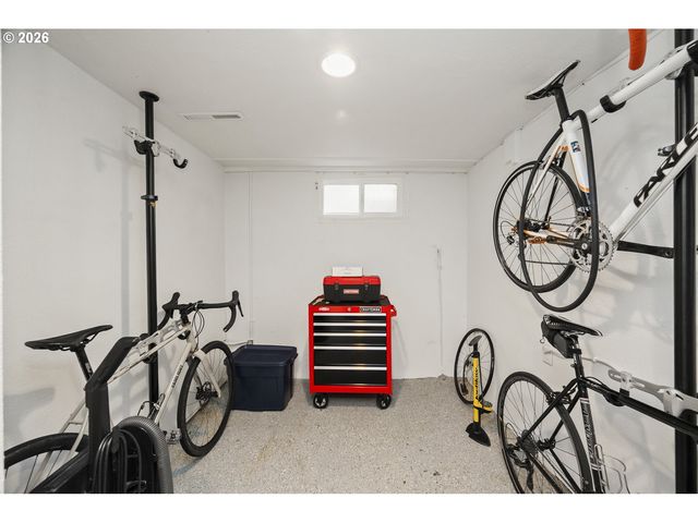 3938 Sw 36TH Pl, Portland, OR 97221