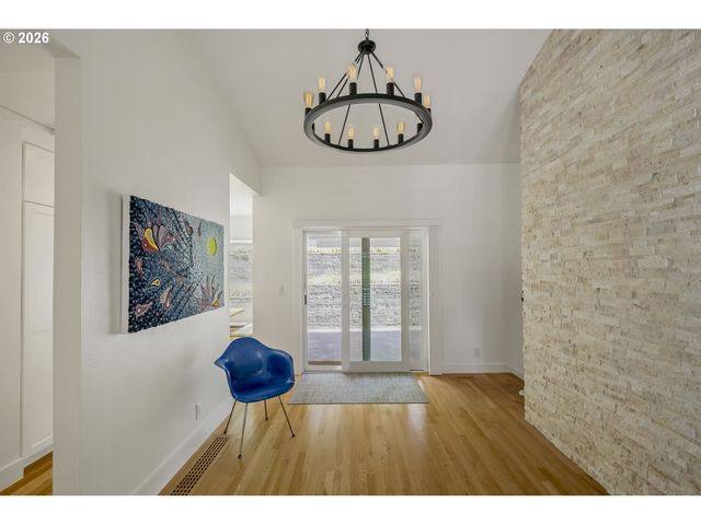 3938 Sw 36TH Pl, Portland, OR 97221