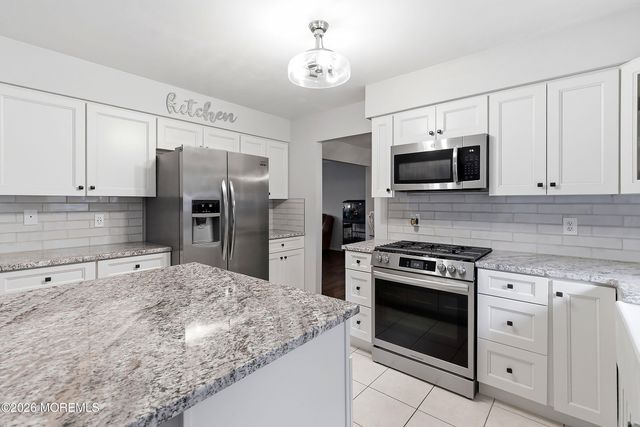 167 Black Oak Court, Toms River, NJ 08753