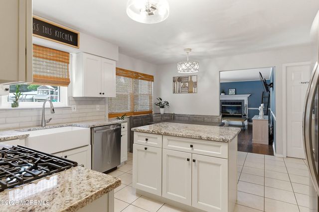 167 Black Oak Court, Toms River, NJ 08753