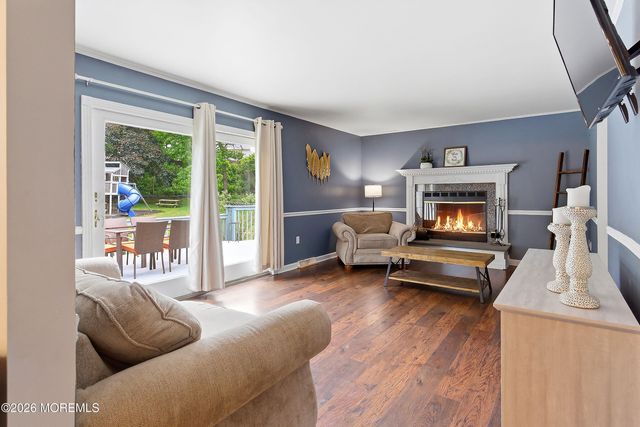 167 Black Oak Court, Toms River, NJ 08753